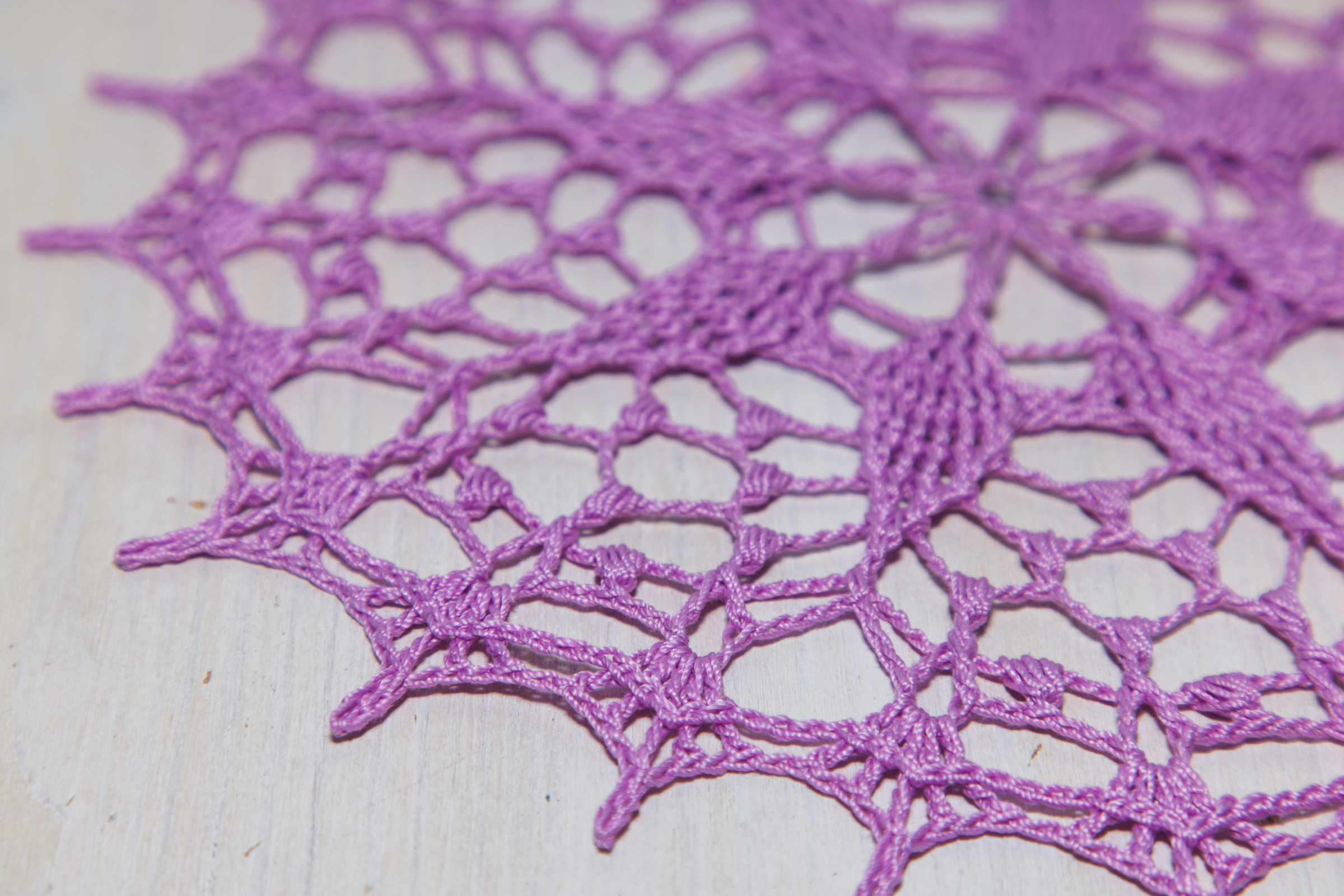 Purple crochet doily Nonna, 23 cm - Image 3