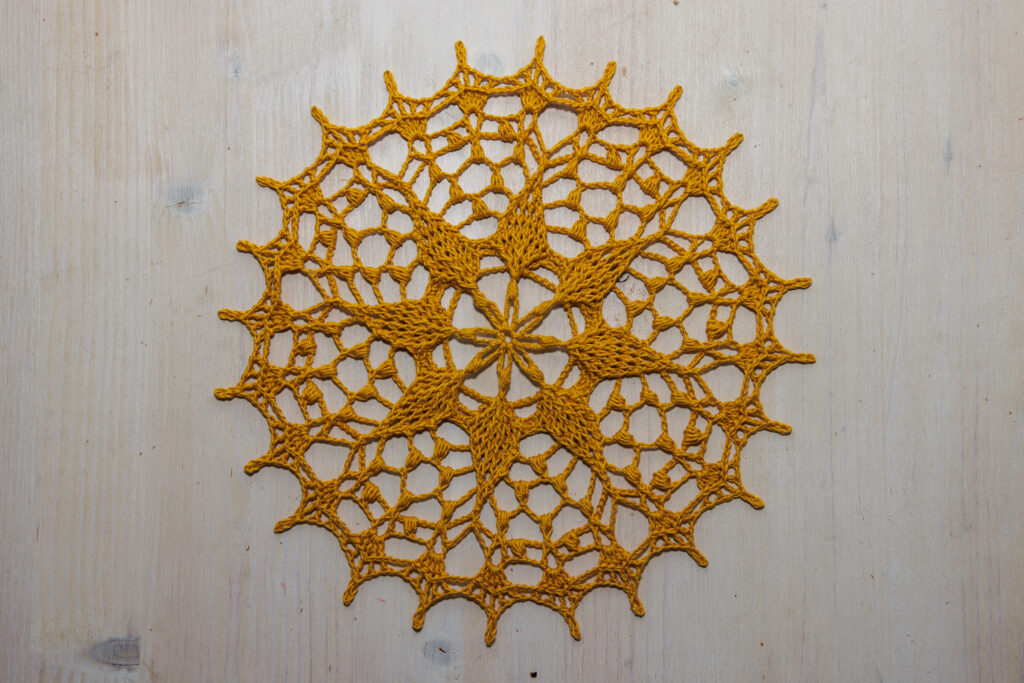 Yellow crochet doily Nonna, 23 cm