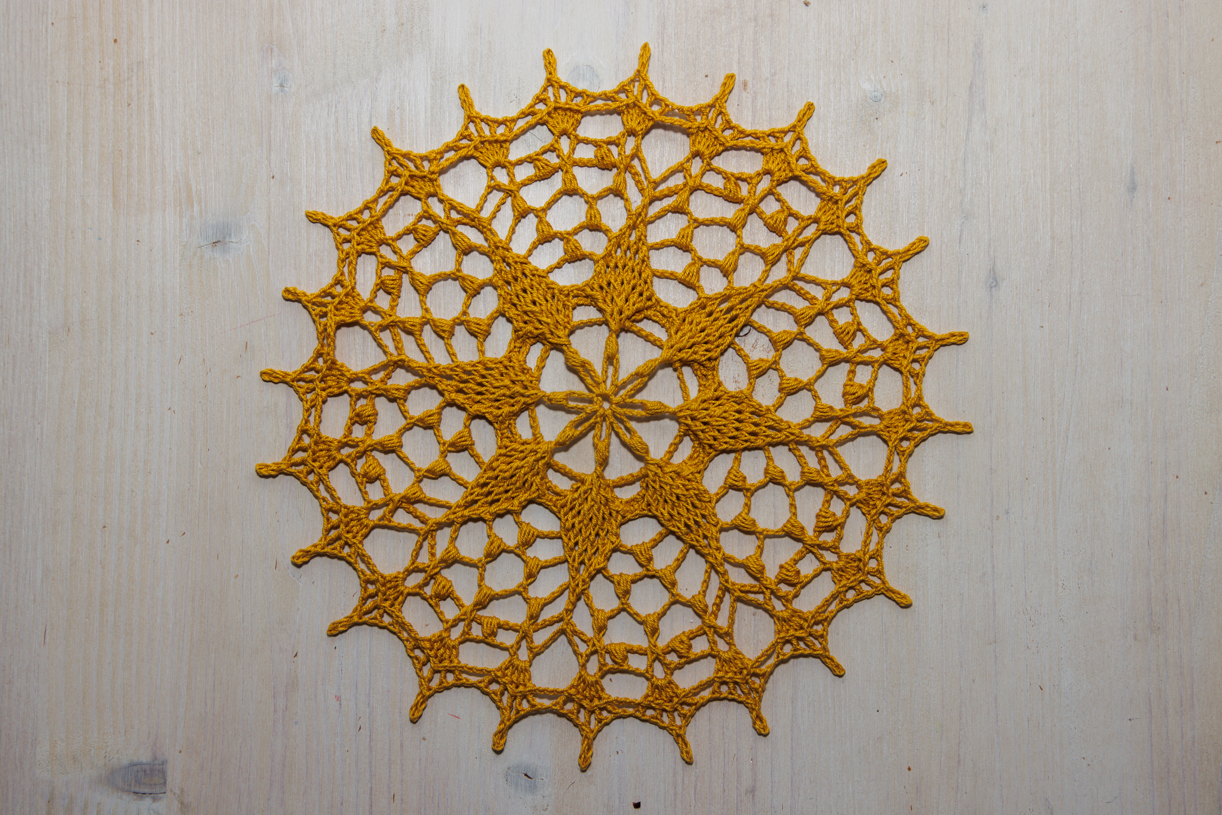 Yellow crochet doily Nonna, 23 cm