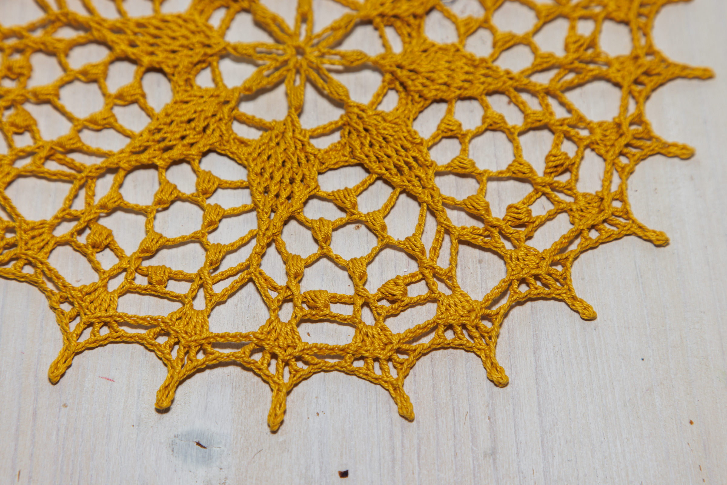Yellow crochet doily Nonna, 23 cm - Image 3