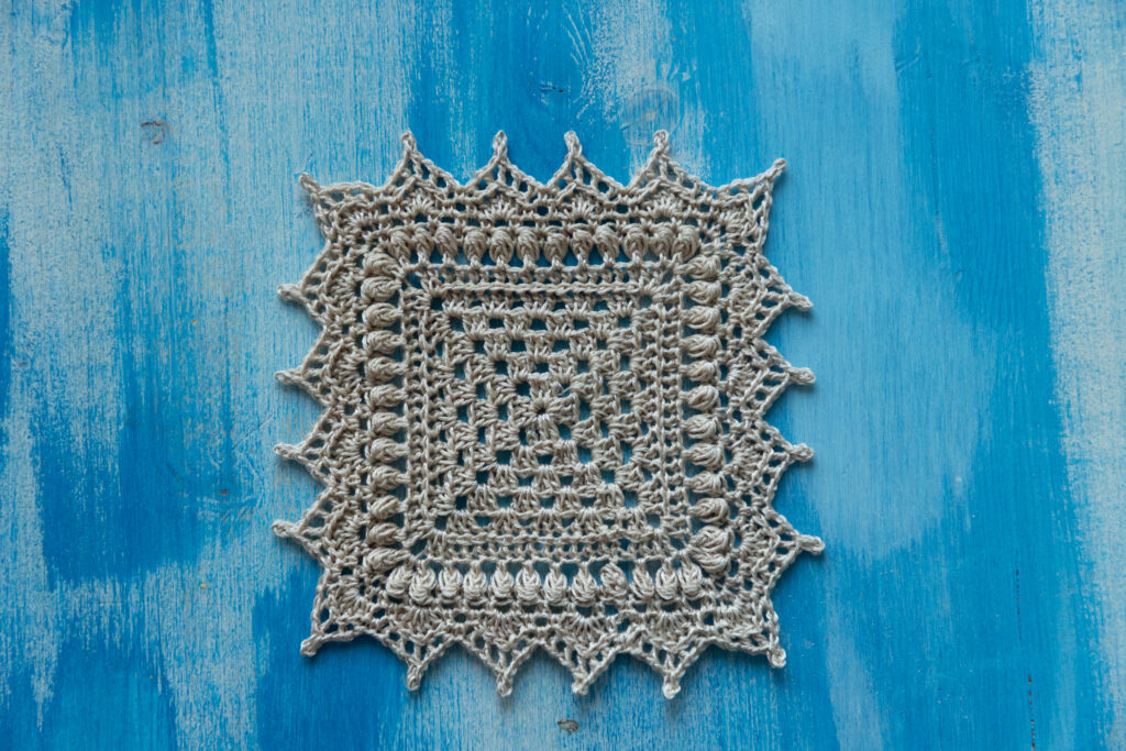 Square crochet doily, Doily 280, 14x14 cm
