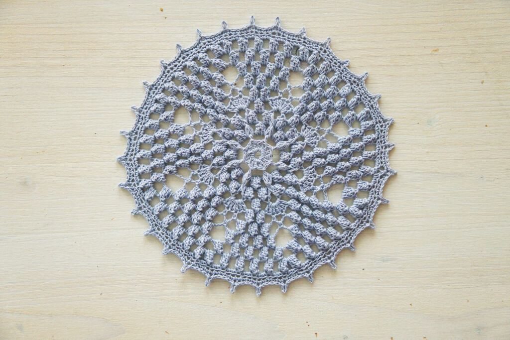 PDF Pole doily crochet pattern