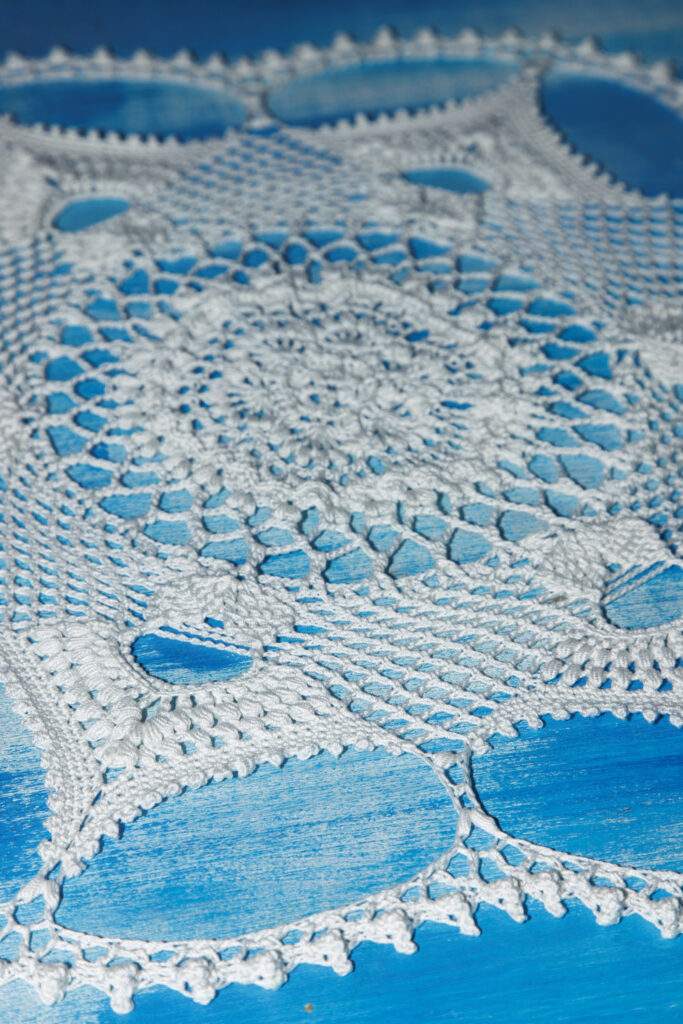 White crochet doily, Agáta, 43 cm
