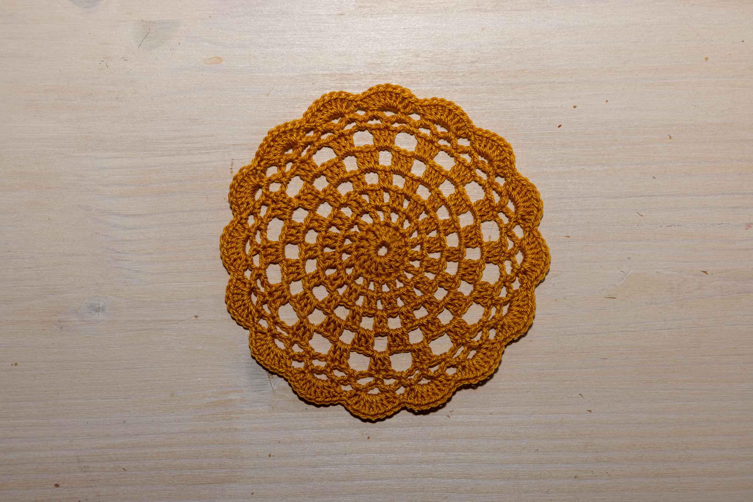 Crochet coaster, 10 cm