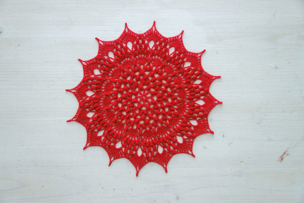 Red crochet doily, Ursula, 24 cm