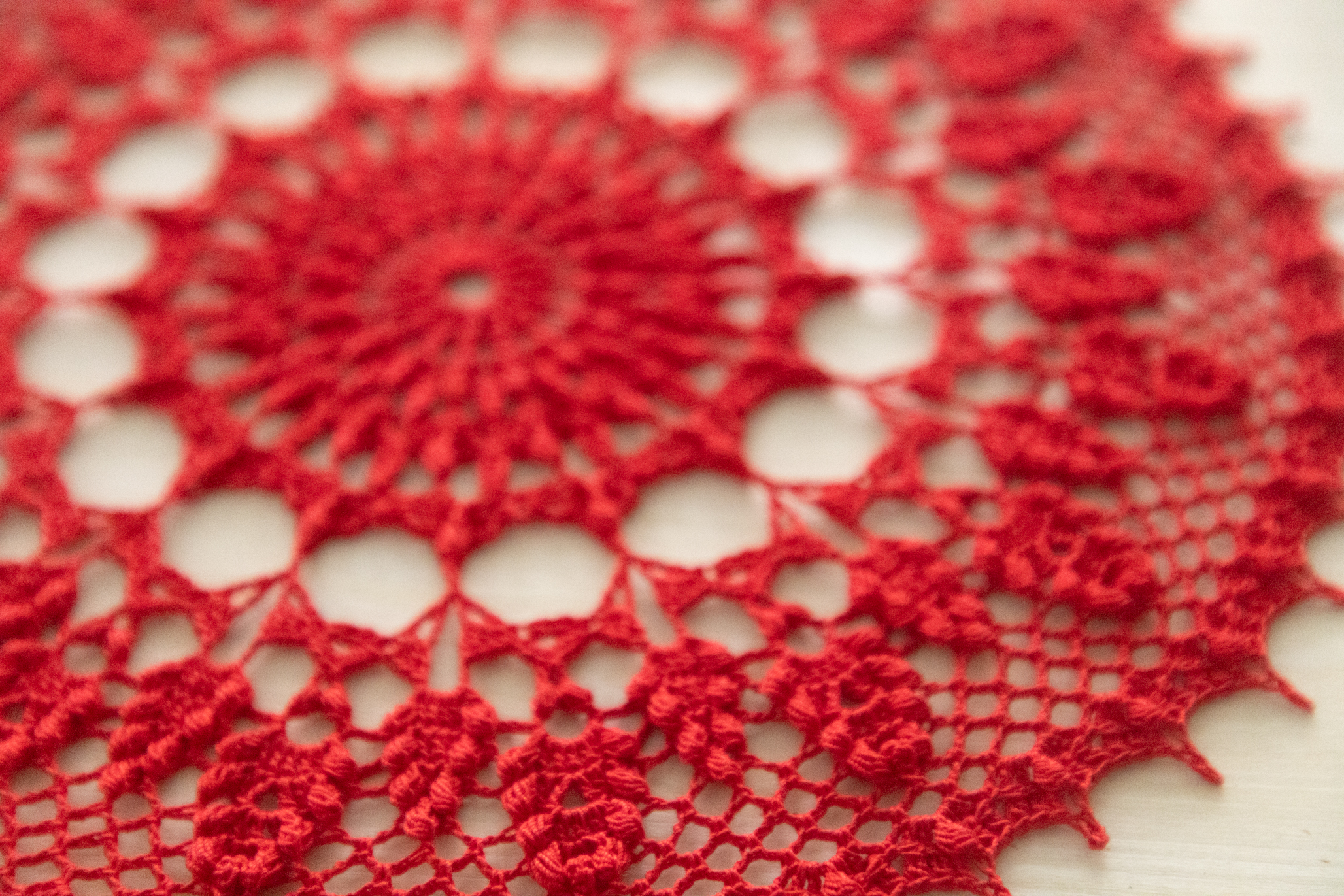 Red crochet doily, Leona, 31 cm - Image 5