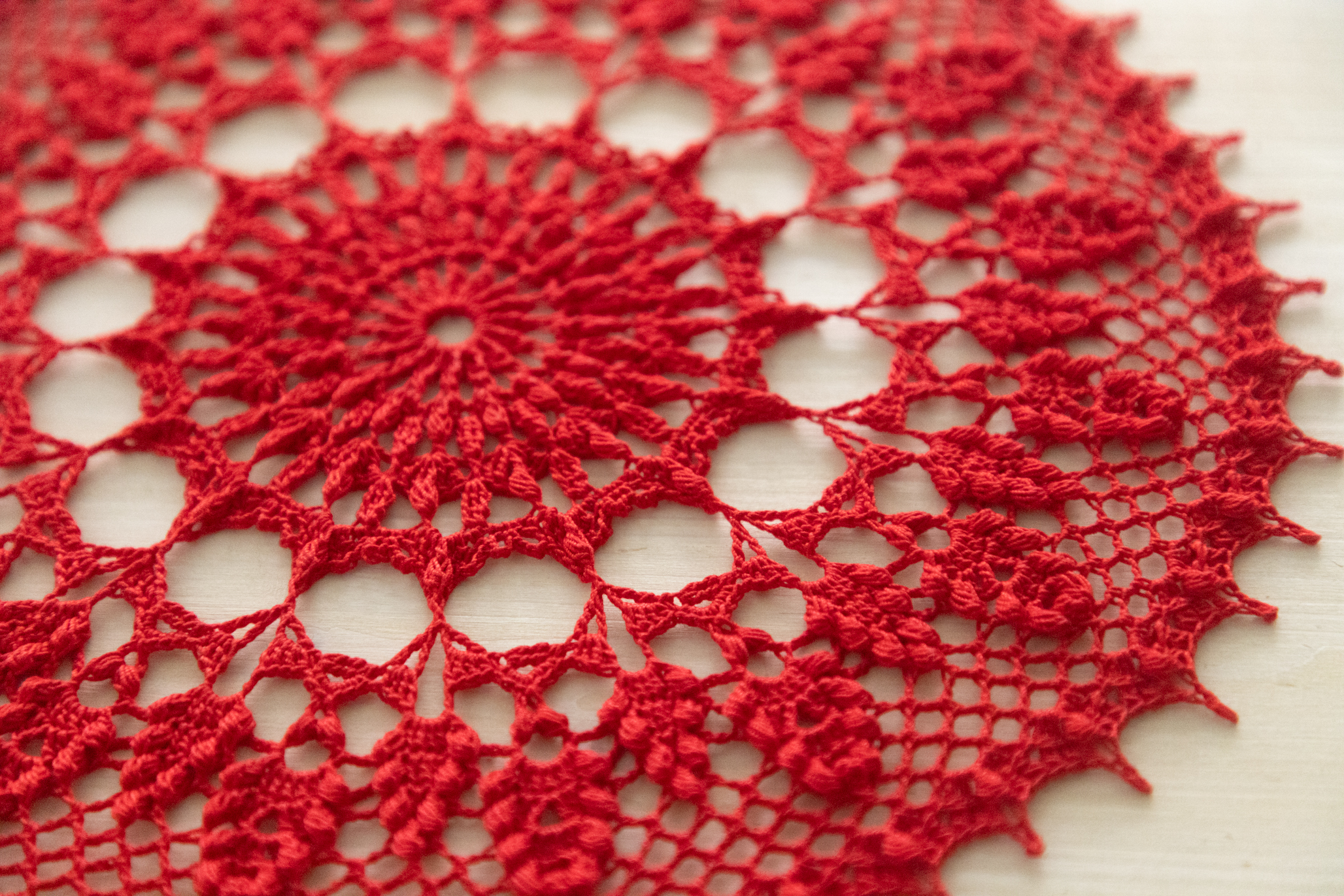 Red crochet doily, Leona, 31 cm - Image 6