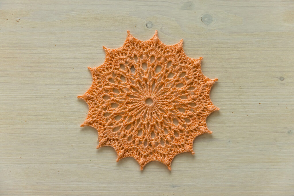 PDF Sedma doily crochet pattern