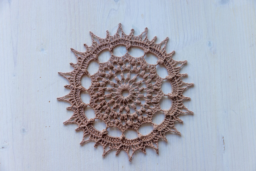 PDF Quinta doily crochet pattern