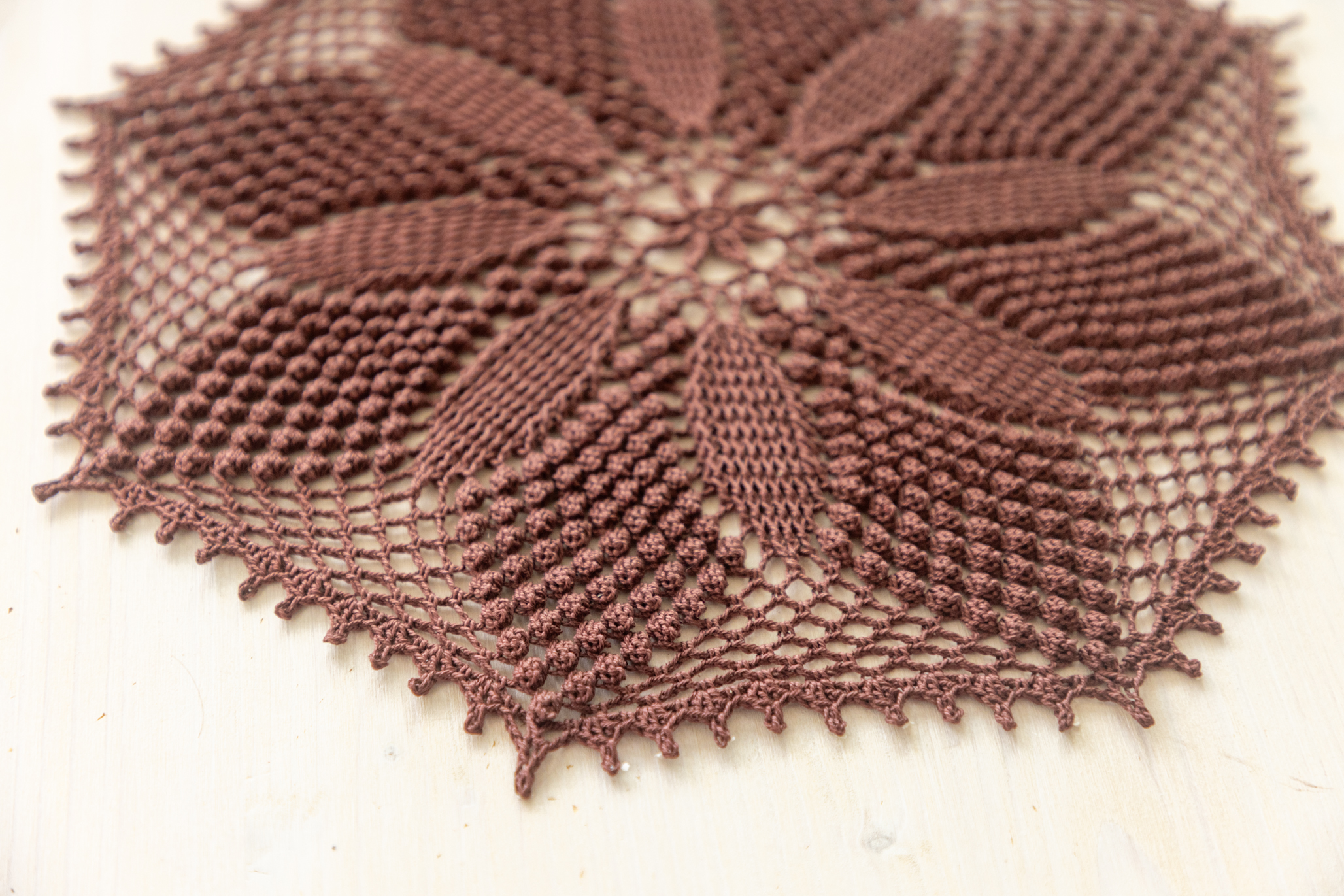 Brown crochet doily, Tabita, 31 cm - Image 3