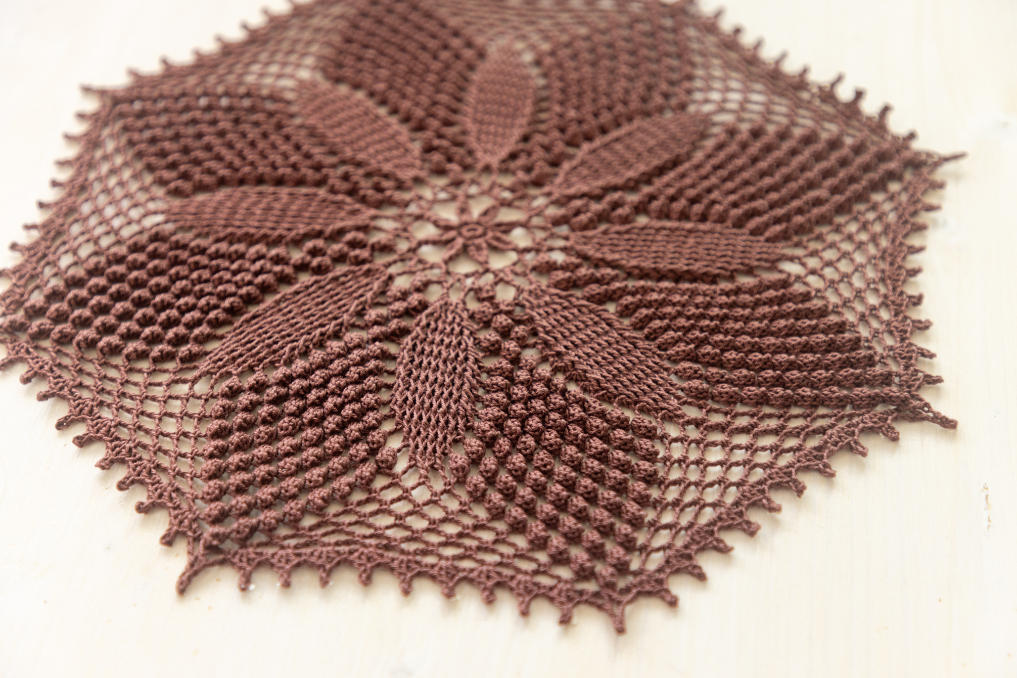 Brown crochet doily, Tabita, 31 cm - Image 4