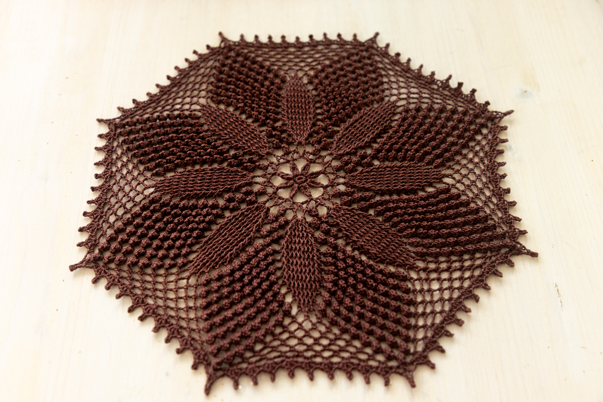 Brown crochet doily, Tabita, 31 cm - Image 5
