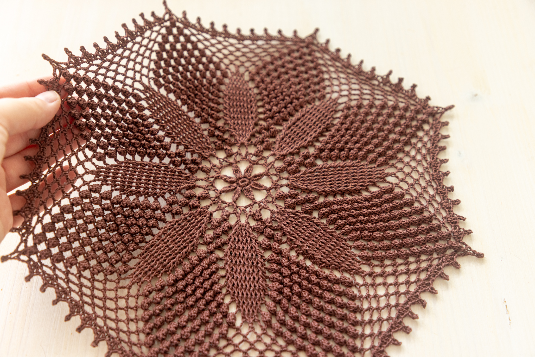 Brown crochet doily, Tabita, 31 cm - Image 6