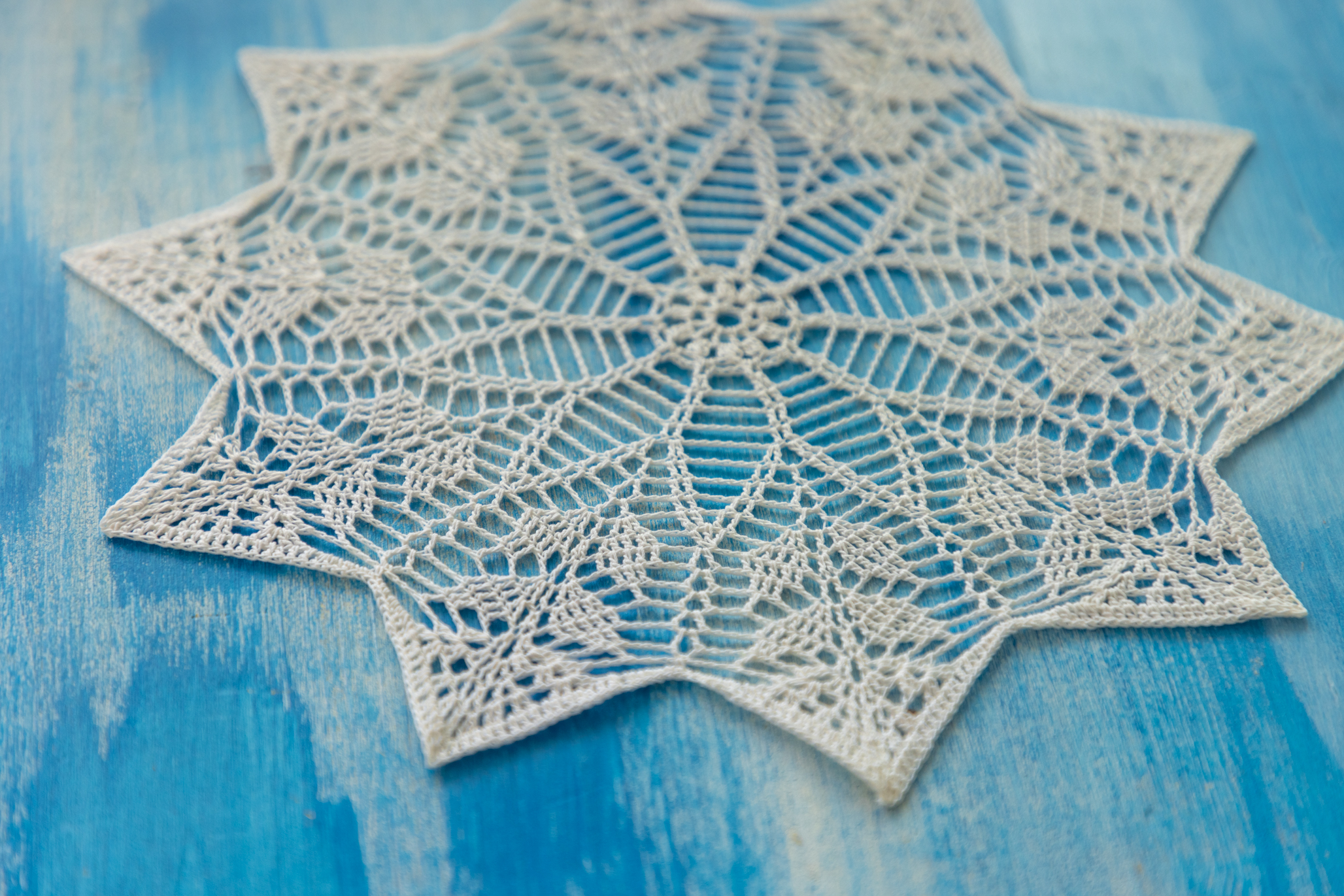 Vintage style white crochet doily, 26 cm - Image 3