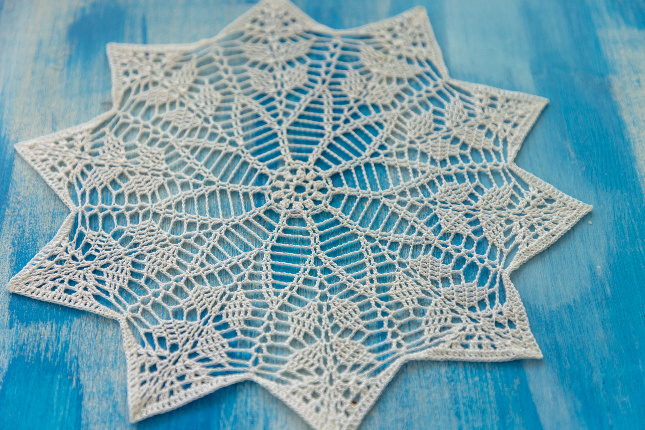Vintage style white crochet doily, 26 cm - Image 4