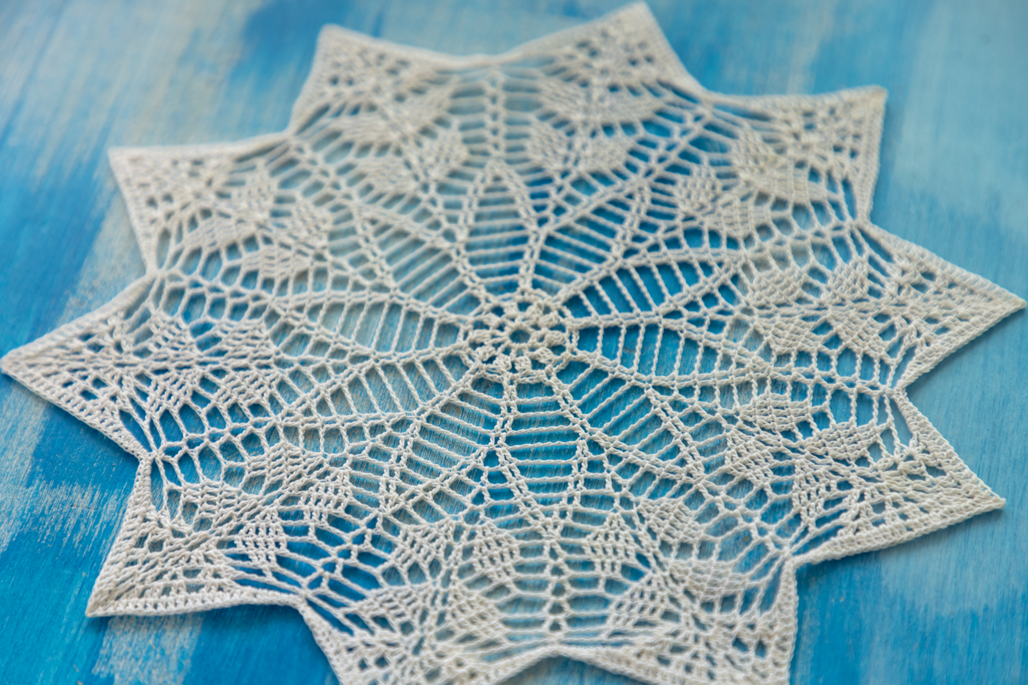 Vintage style white crochet doily, 26 cm - Image 5