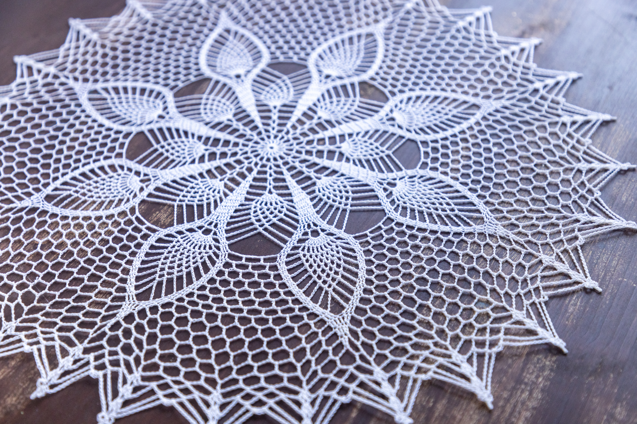 Vintage white crochet doily, 46 cm - Image 4
