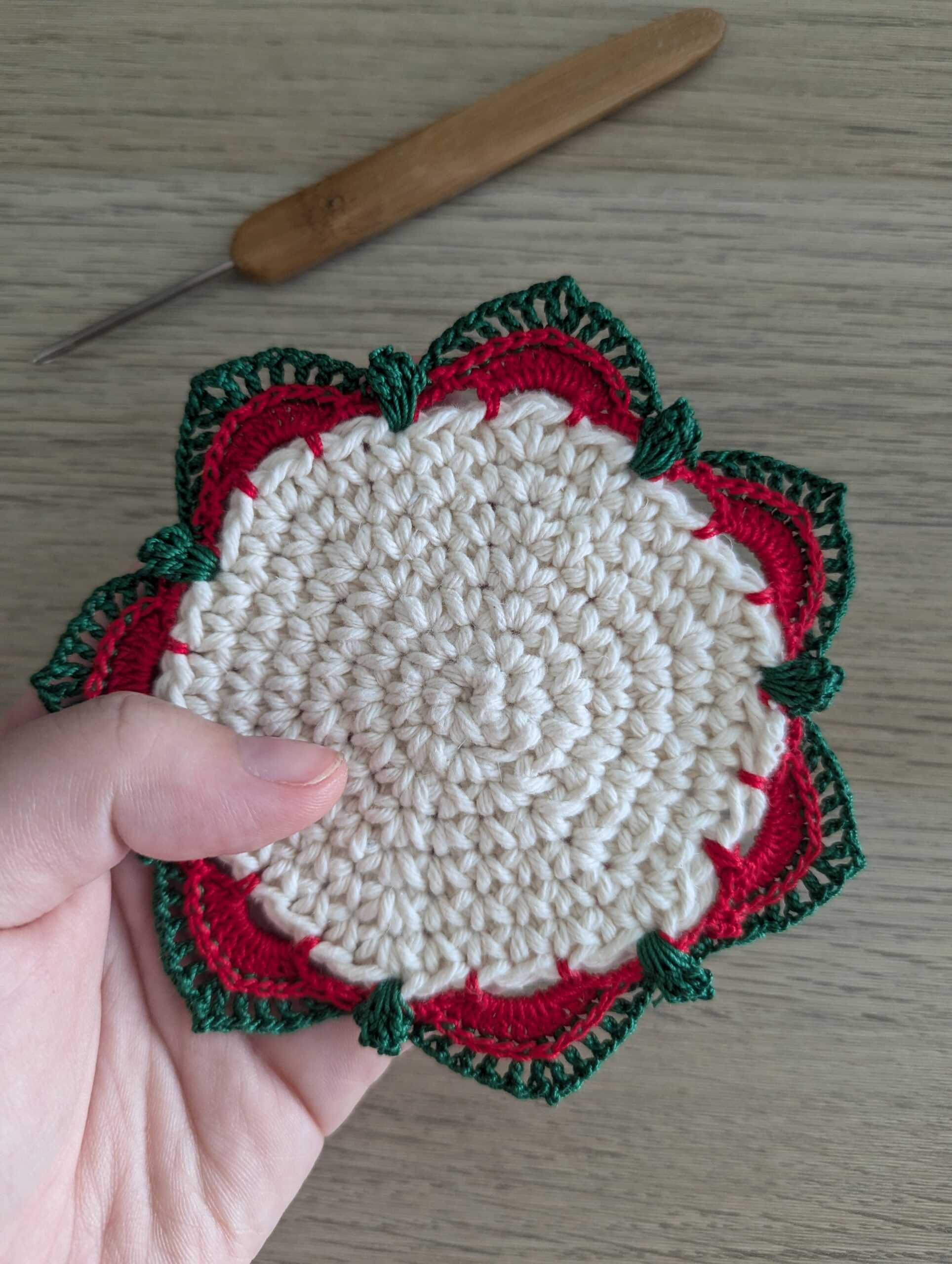 PDF Vanocni Coaster crochet pattern