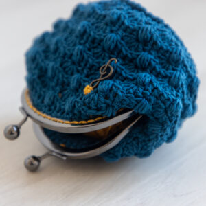 Crochet coin purse in vintage style, C Moll, designed by Olga Shalaeva