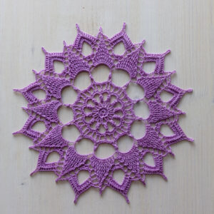 Purple crochet doily Fleur, 24 cm