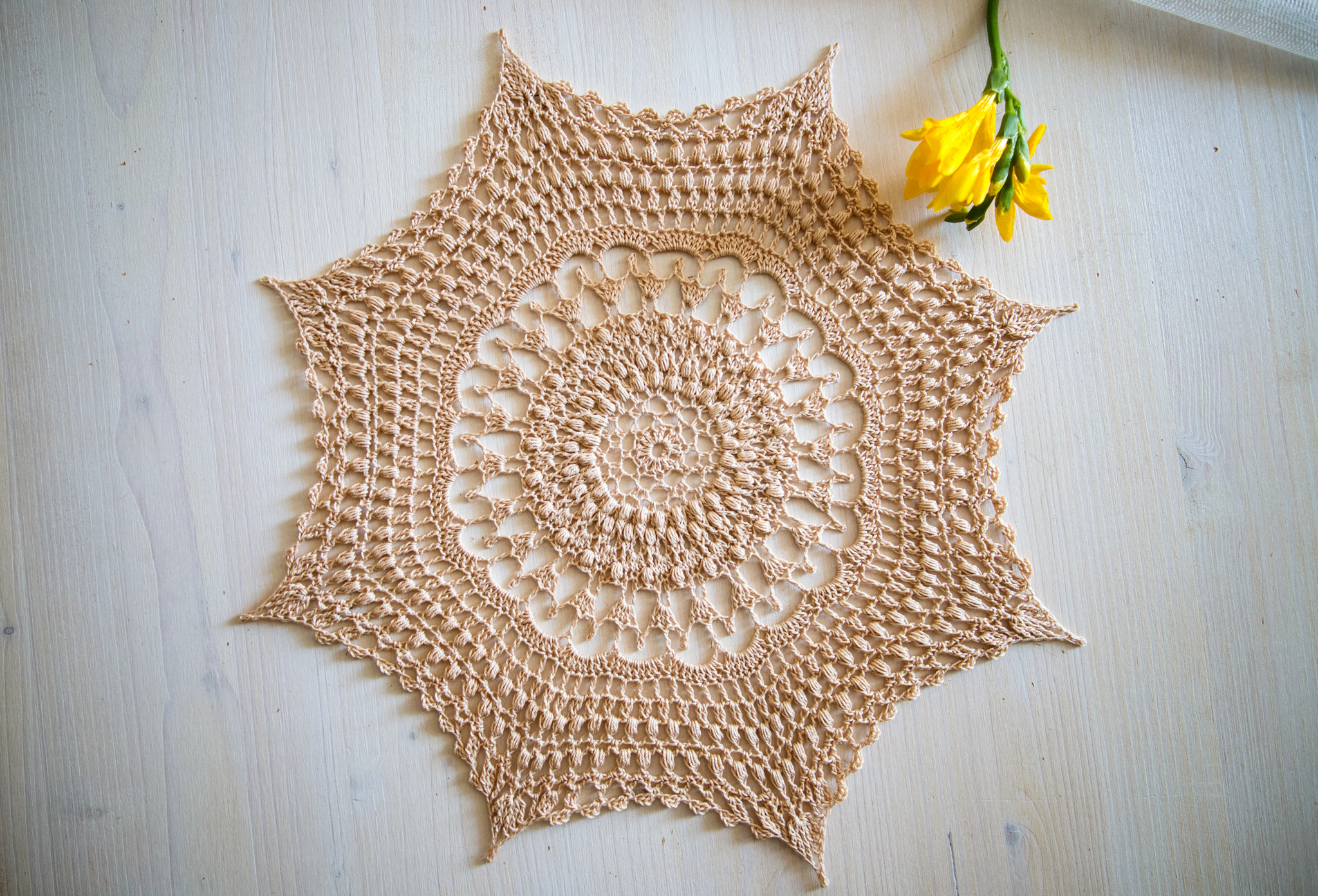 Free pattern - Elide doily