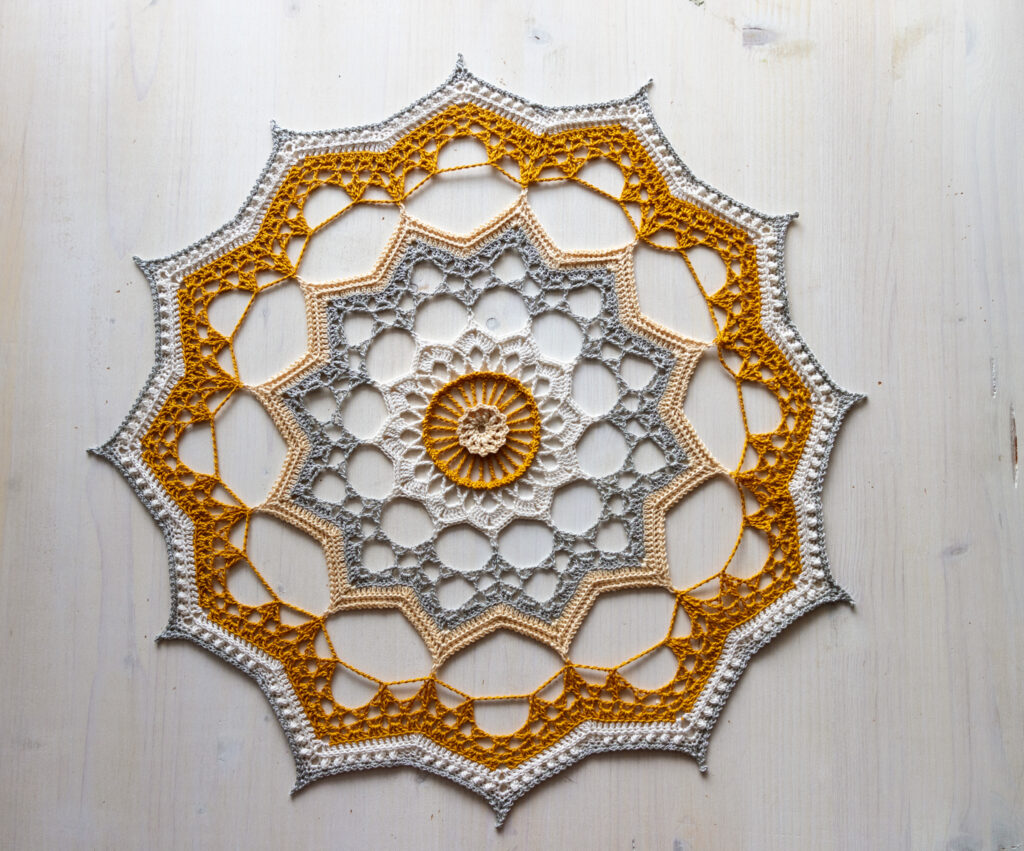 January doily, 44 cm
