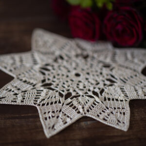 Amazing "Christmas Star" crochet doily, 32 cm
