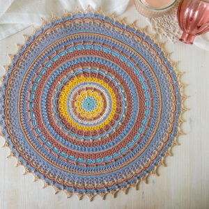 Amazing crochet mandala Romance 2.0 - 43 cm