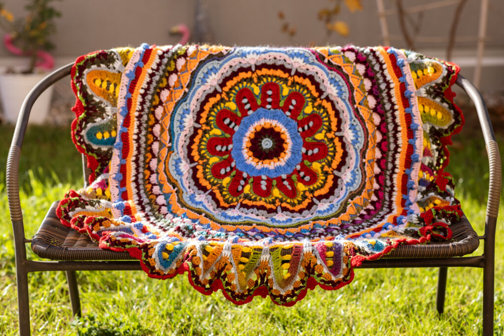 Amazing crochet throw - Spectrum Mandala Throw, 126 cm
