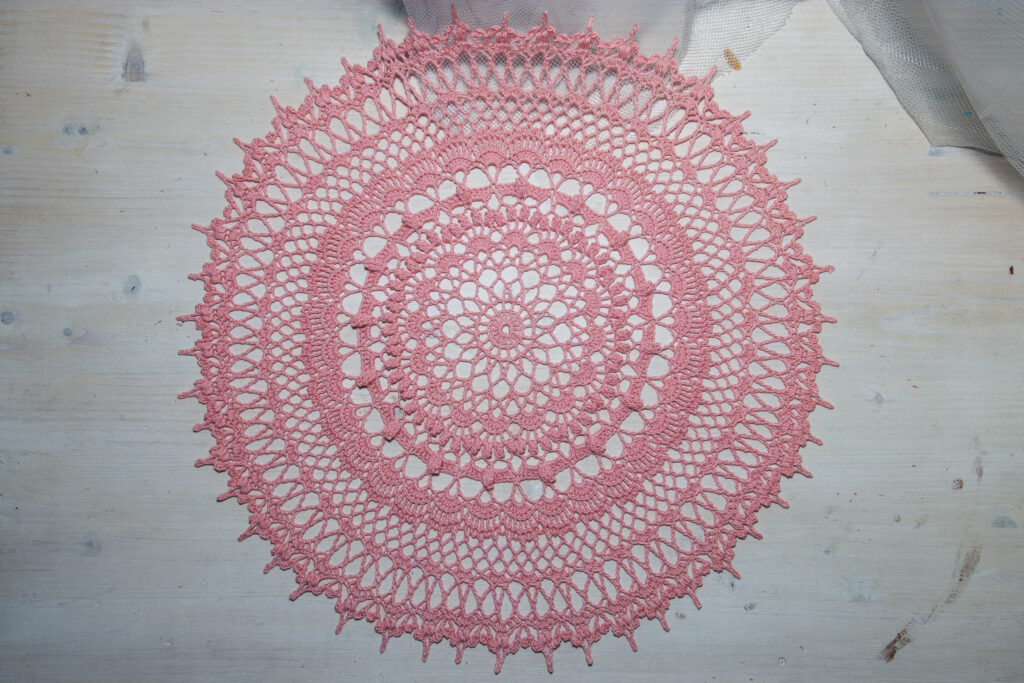 Pink crochet doily Ewa, 37 cm