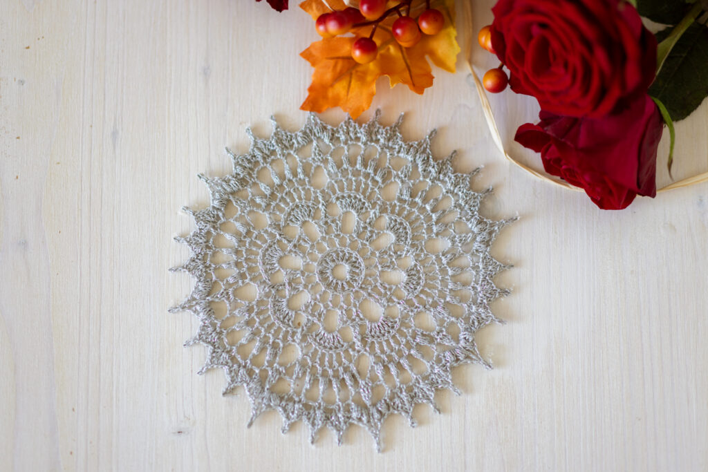 Amazing crochet doily Renata, 17 cm