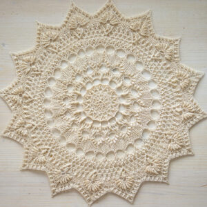 Vintage beige crochet doily Saffron, 38 cm