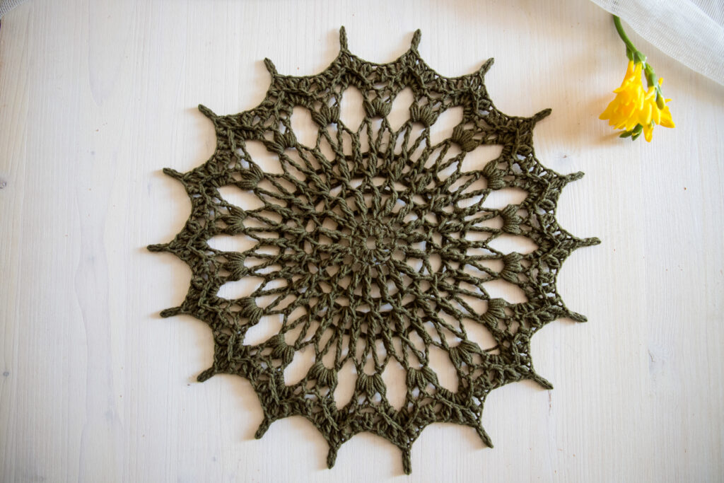 Vilma doily, 30 cm