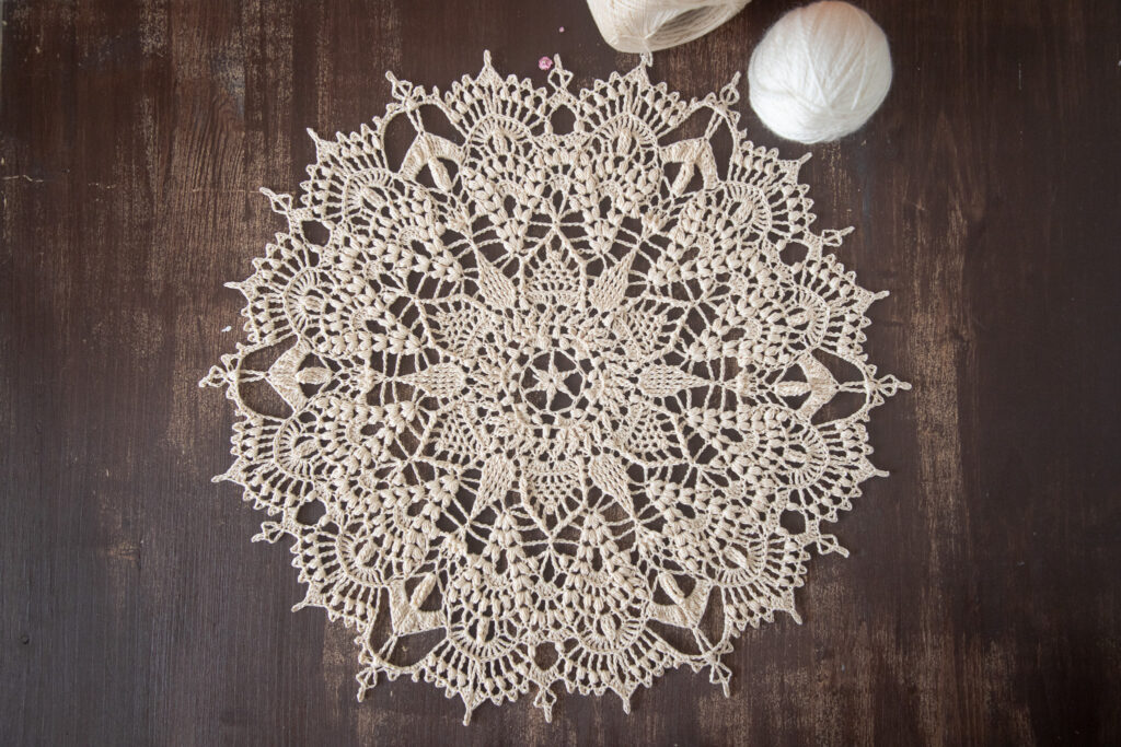 Beige crochet doily Denisa