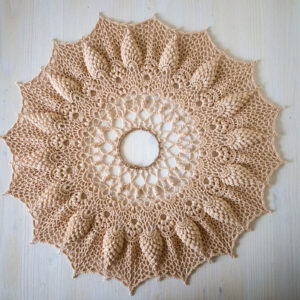 Vintage beige crochet doily, Lumos Maxima