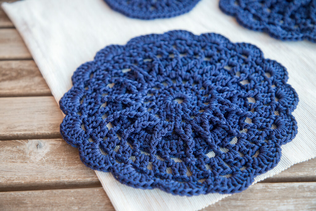 Blue crochet doily Lavinia, 22 cm