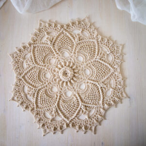 Margaret doily, 39 cm