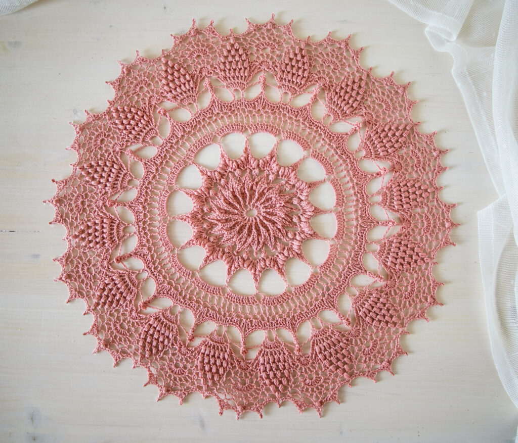 Beautiful pink crochet doily Lucia - 39 cm