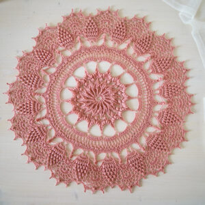 Beautiful pink crochet doily Lucia - 39 cm