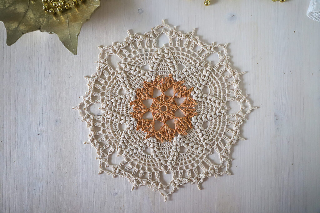 Vintage-style crochet doily Berenika