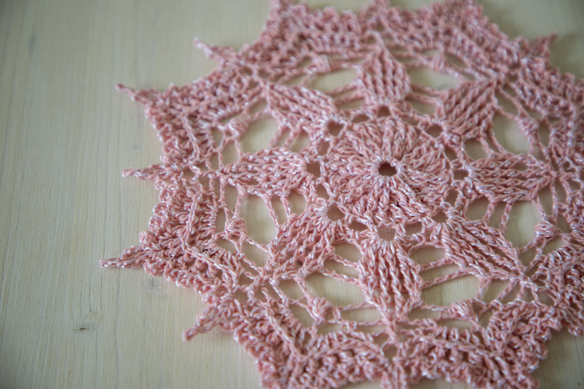 Pink Lea doily, 24 cm - Image 3