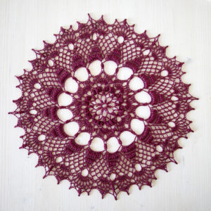 Red crochet doily, Kanna