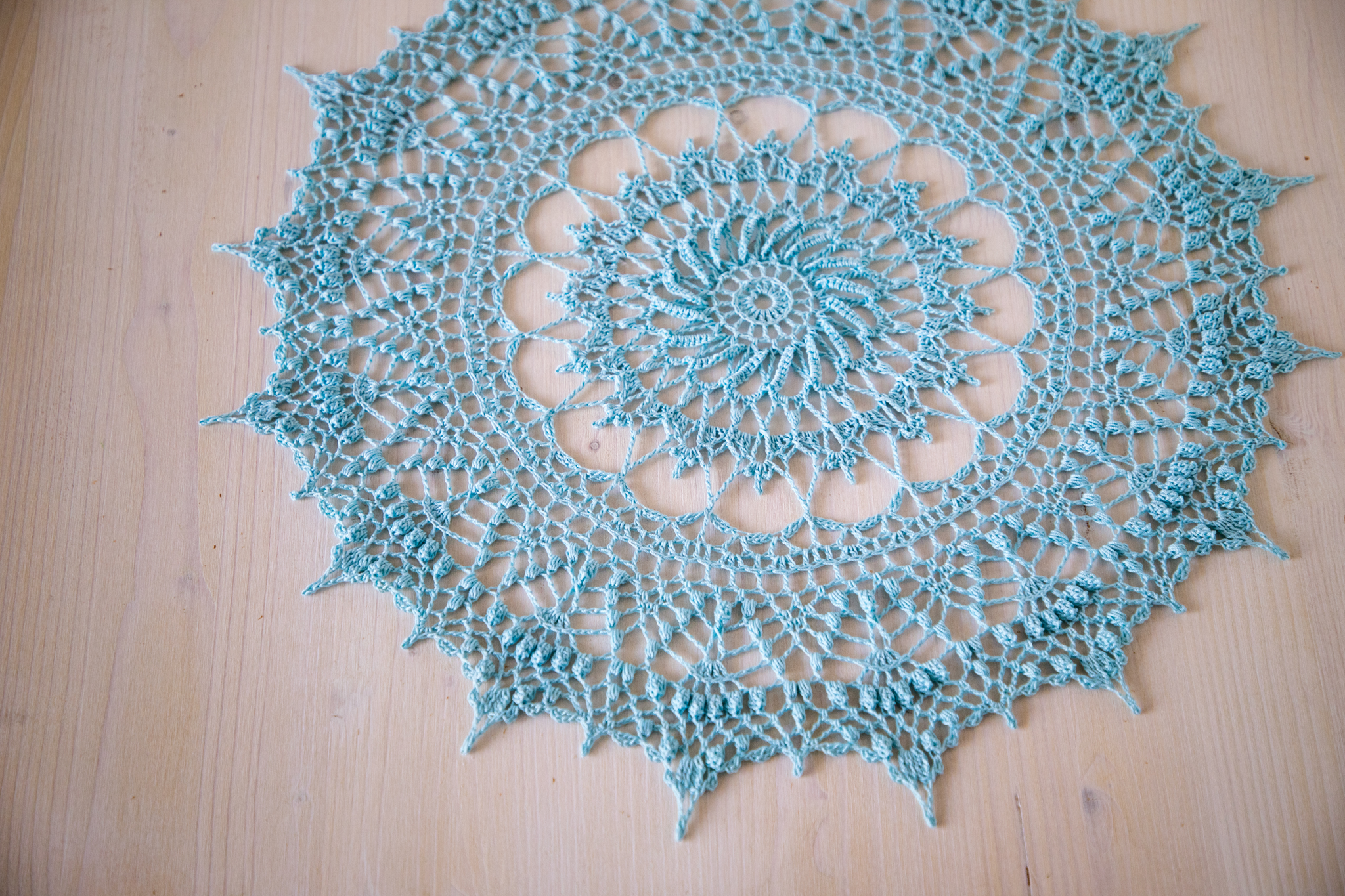 Blue crochet doily, Dagmar - Image 3