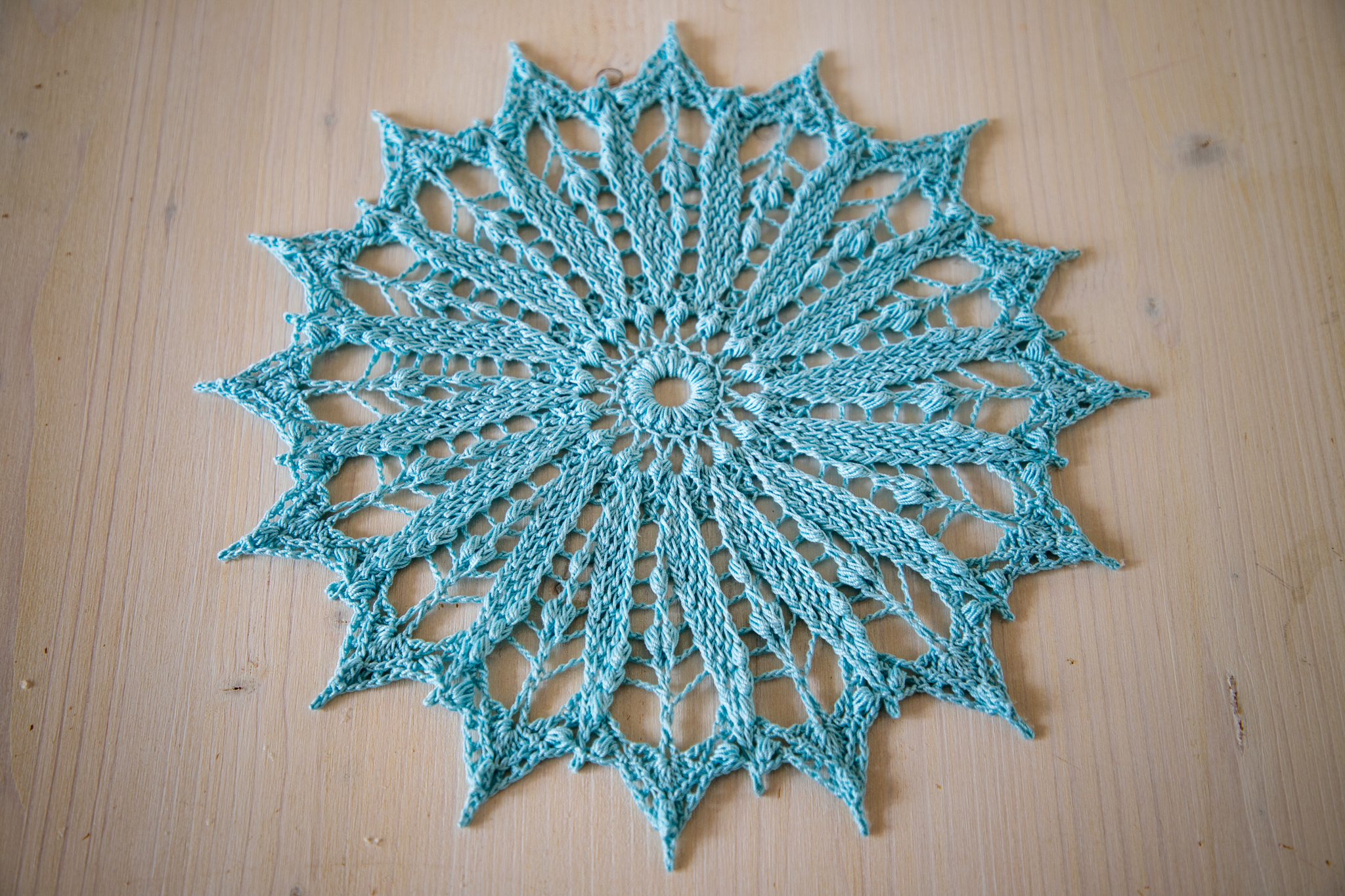 Blue crochet doily Dominika - Image 2
