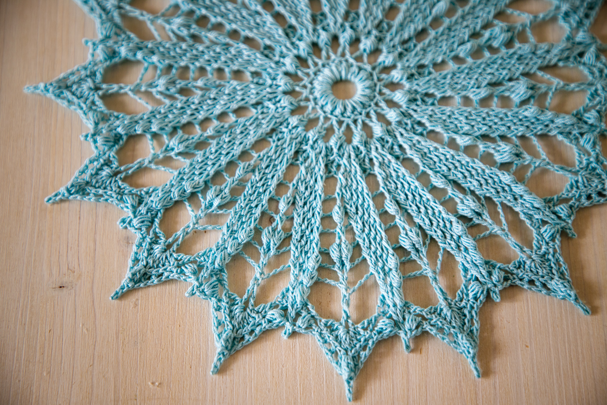 Blue crochet doily Dominika - Image 3