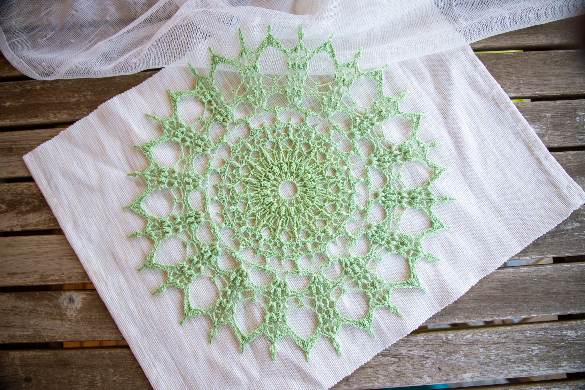 Green crochet doily Iveta