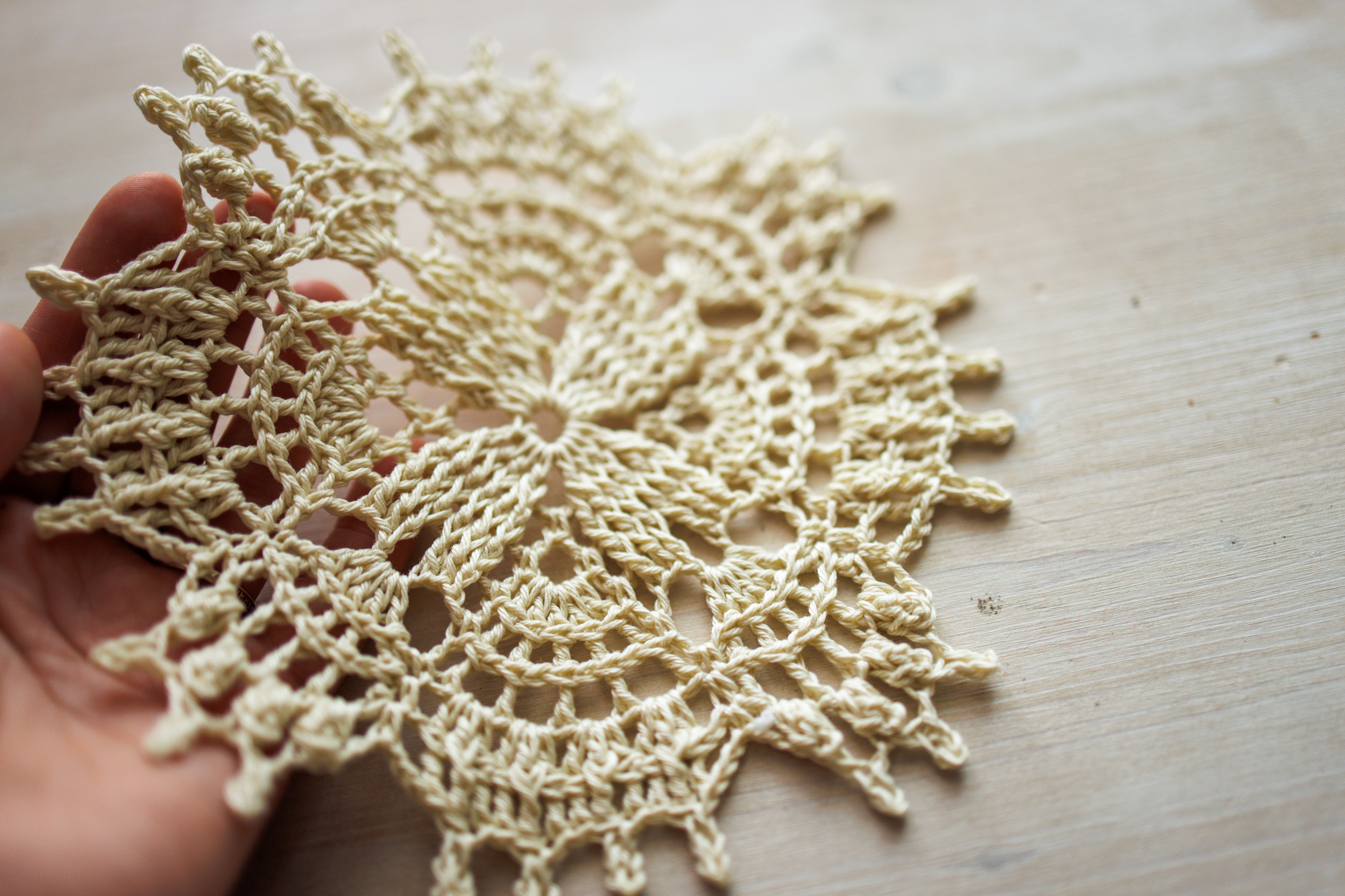 Crochet doily Marie, 15 cm - Image 4