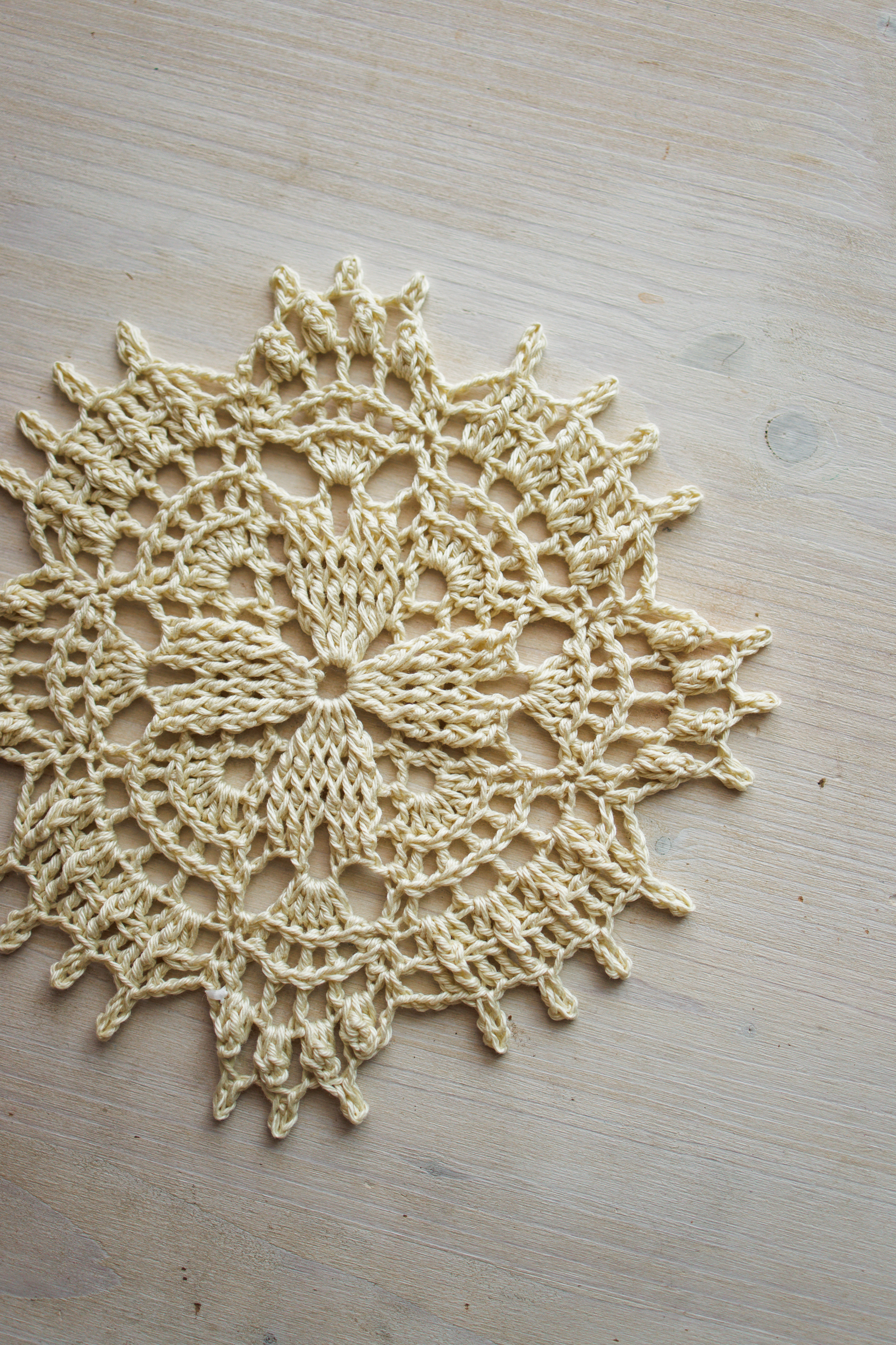 Crochet doily Marie, 15 cm - Image 7