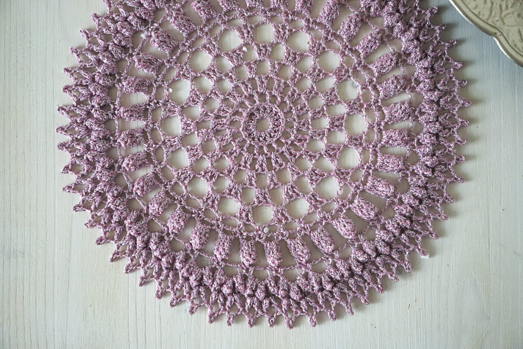 Happy New Year doily, 23 cm