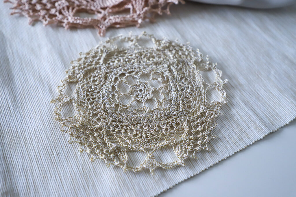 Beige and gold crochet doily "Saturday Night", 19 cm